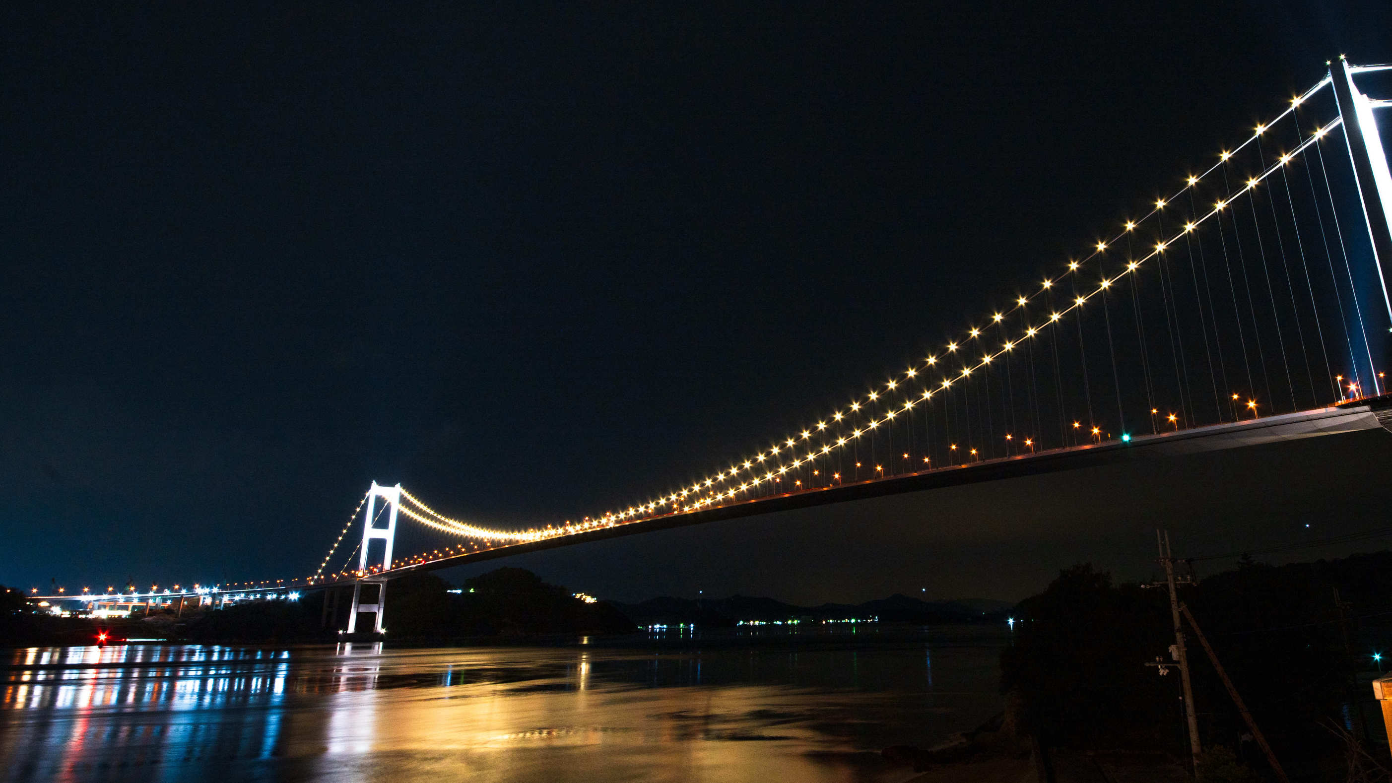 夜の来島海峡大橋も美しい