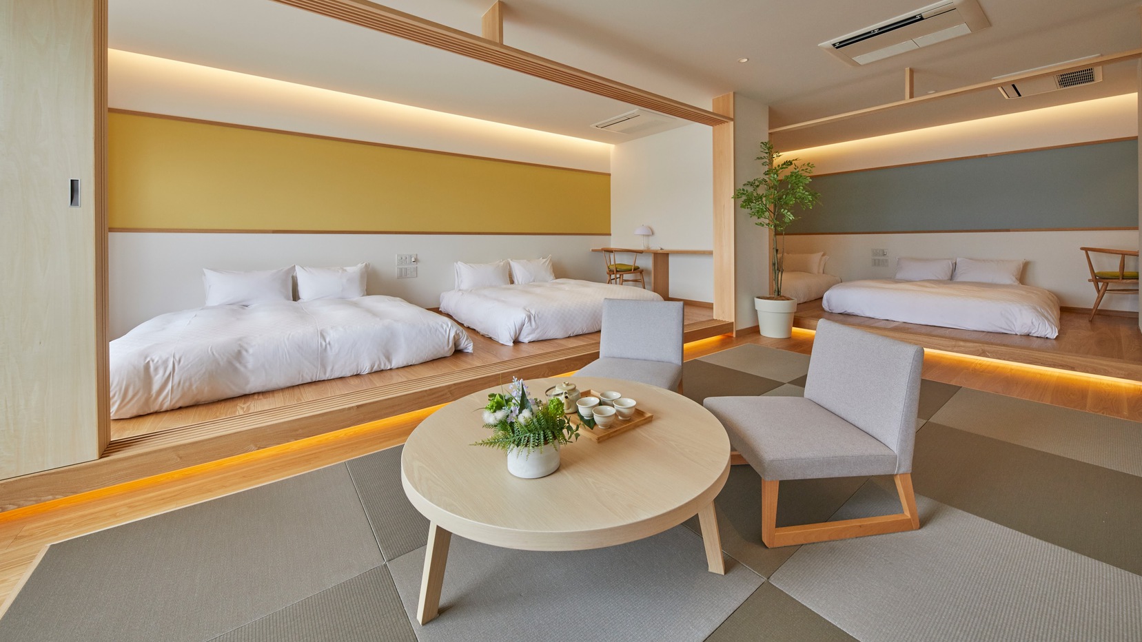 クイーンサイズベッドが4台。2家族でも仲間同士でも（ジュニアスイートB）