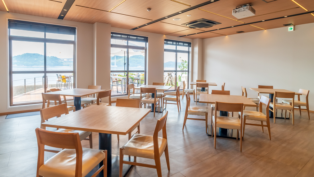 海を眺望できるレストランで、優しくも味わい豊かな瀬戸内海の絶品をお召し上がりください