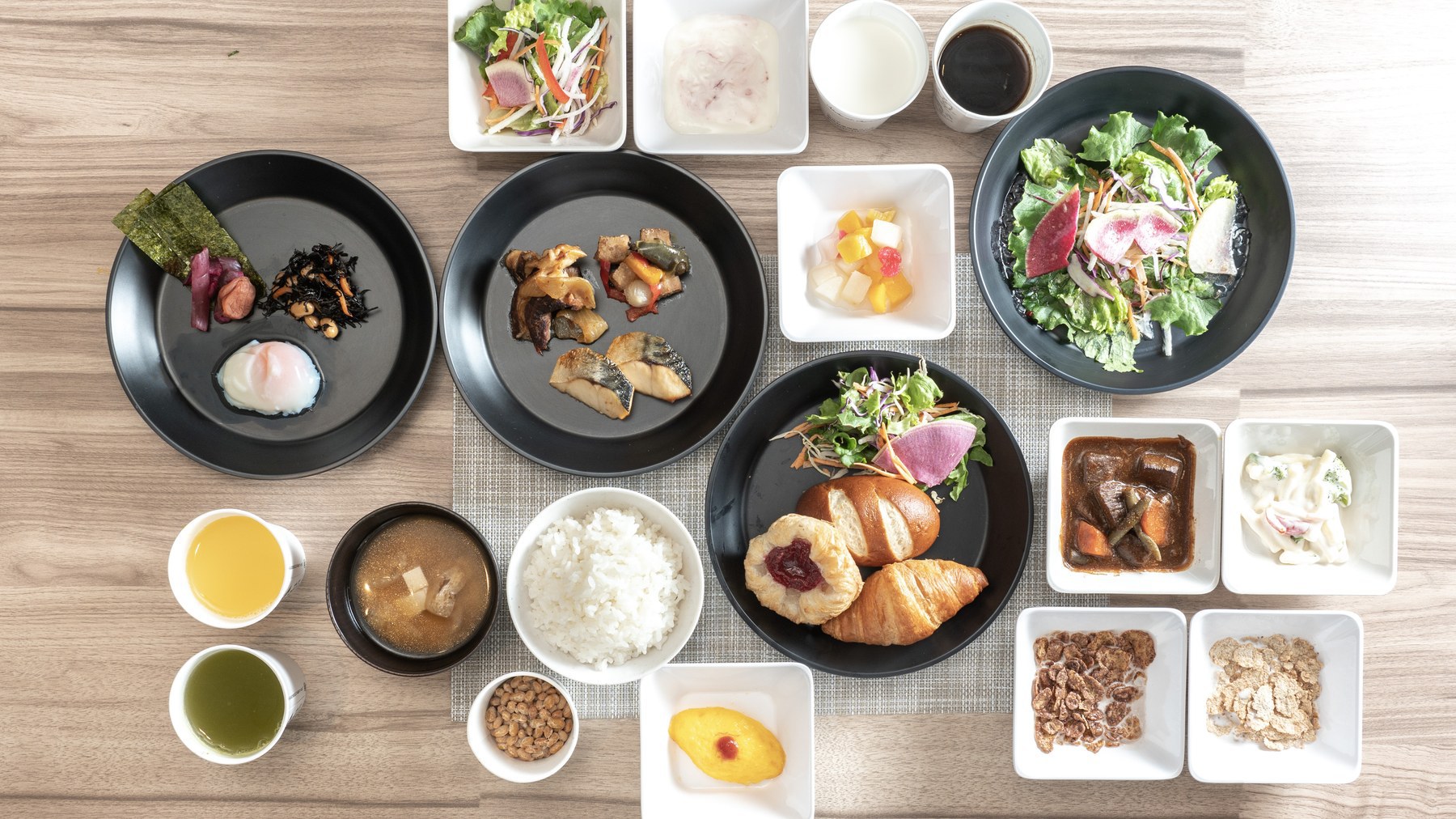 健康朝食盛り付けイメージ