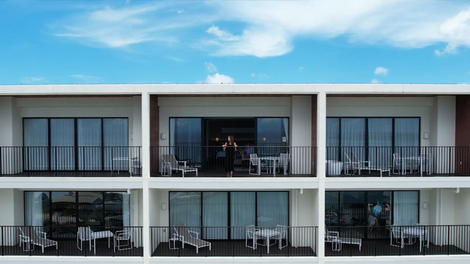 【スイートルーム&オーシャンビュー】空が近い高台から見渡す沖縄のオーシャンブルー