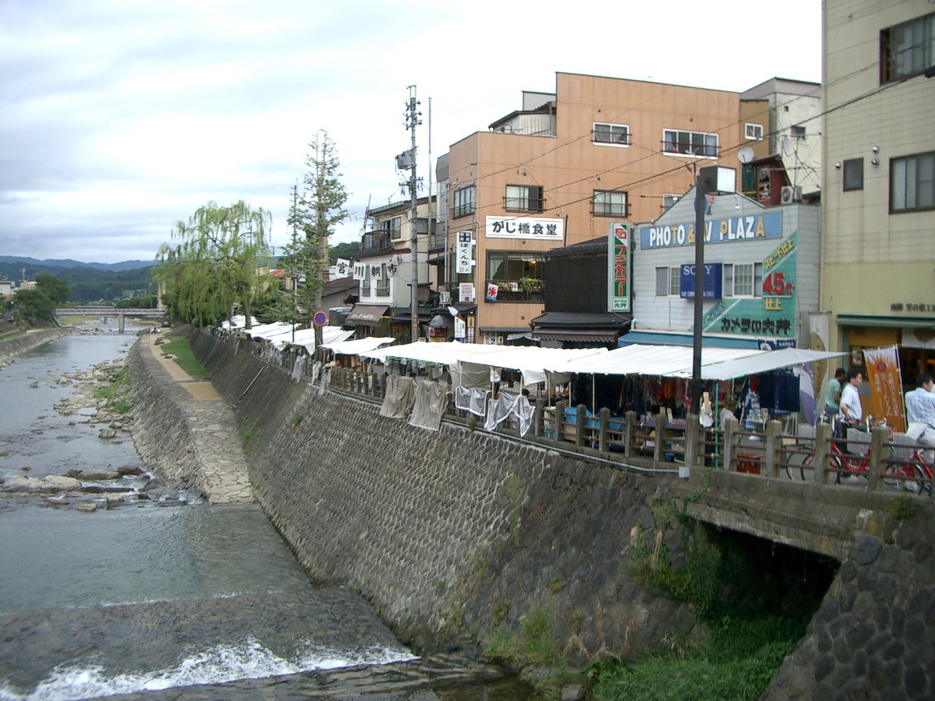 宮川朝市ホテルより徒歩約10分