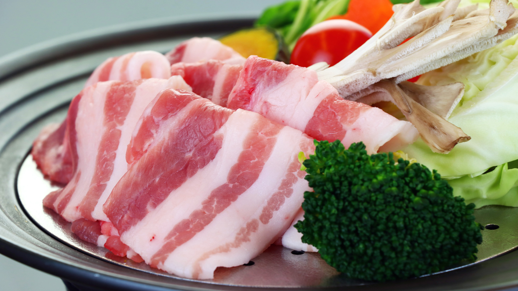 #スタンダード上州もち豚とたっぷり野菜のタジン鍋をお召し上がりください