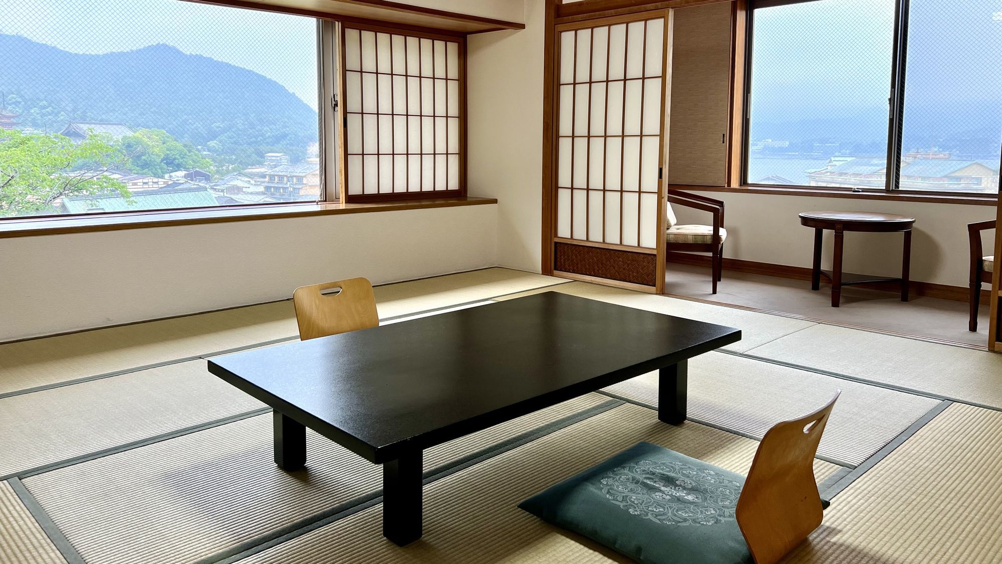 和室一例(眺望海側)