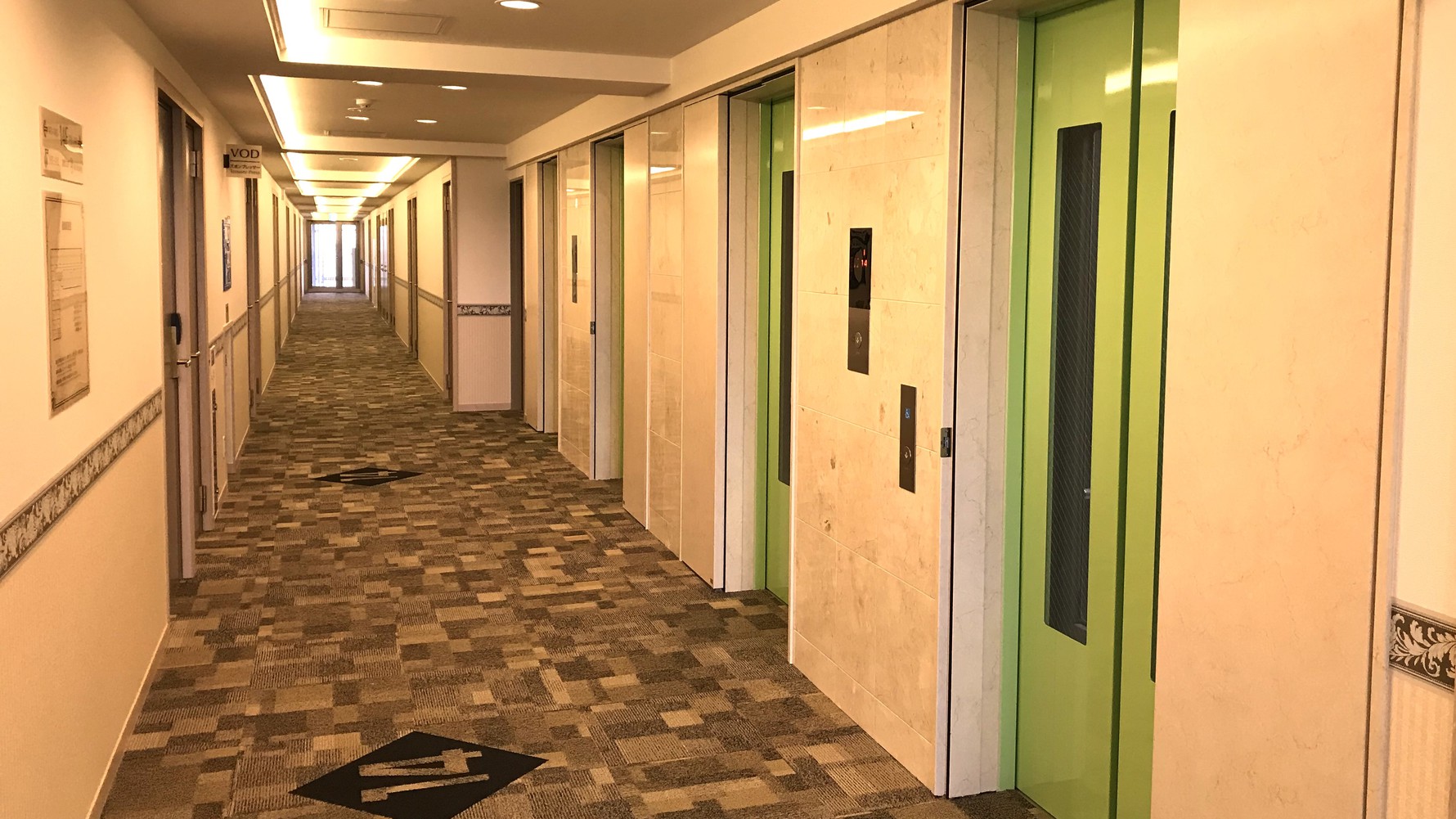 客室階廊下