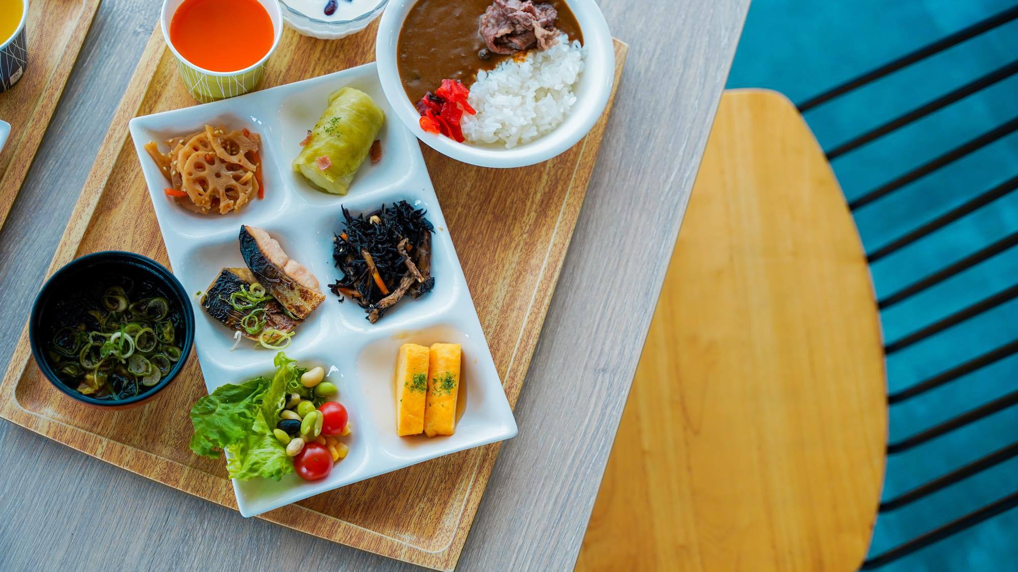 朝食バイキング