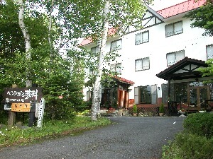 春の外観