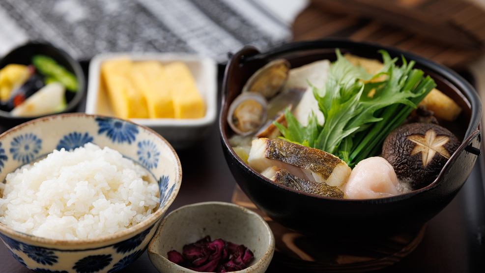  アンカー リョウゴク リバーサイド（2F）ご朝食「海鮮味噌ちゃんこ鍋」