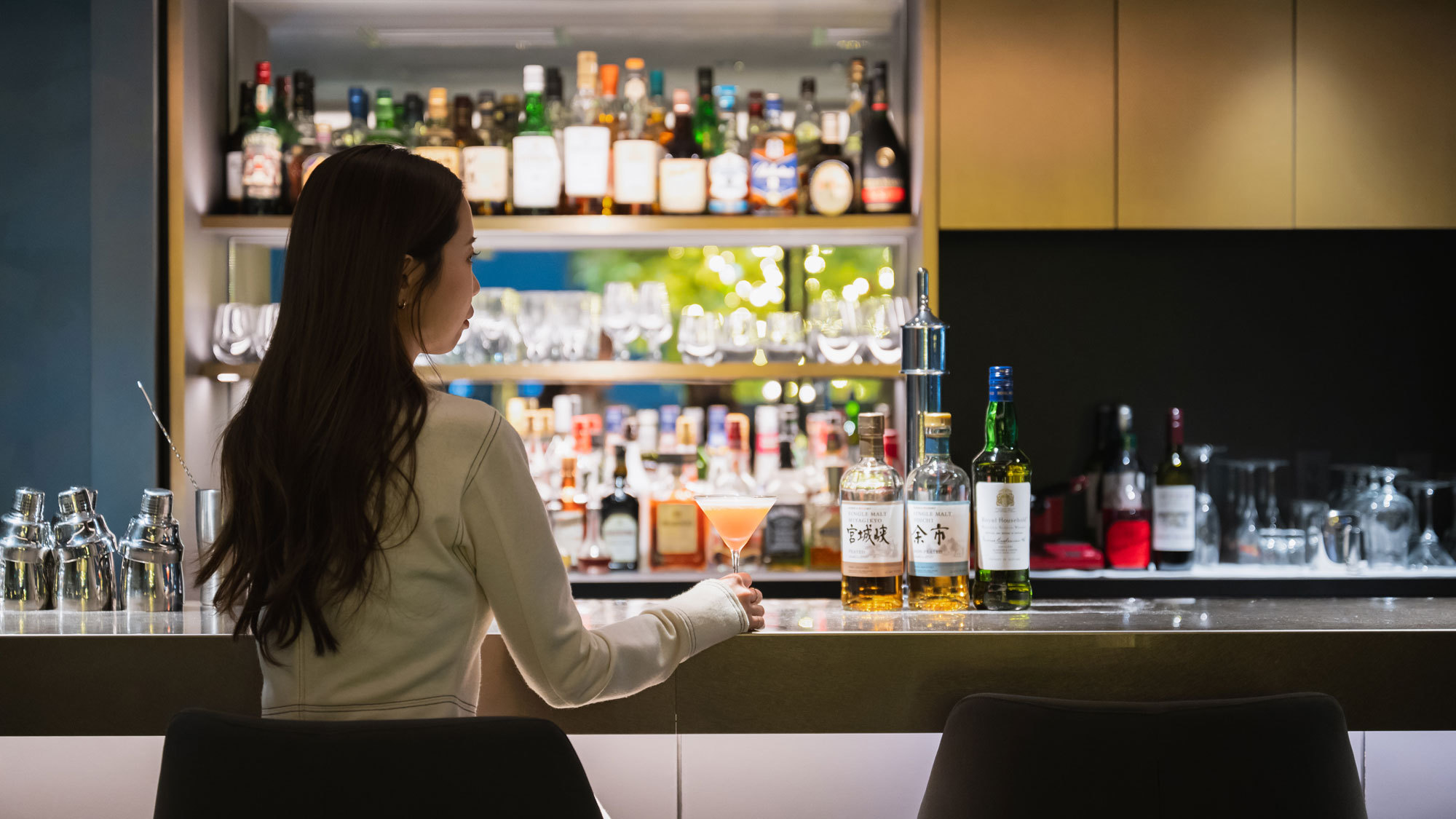 テラス & ラウンジ（9F）ご宿泊者様専用スペースで一日の締めくくりを乾杯。