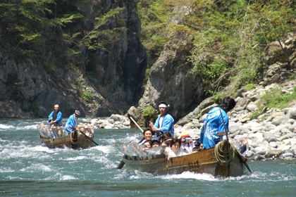 鬼怒川ライン下り鬼怒川を代表する観光スポット車で25分