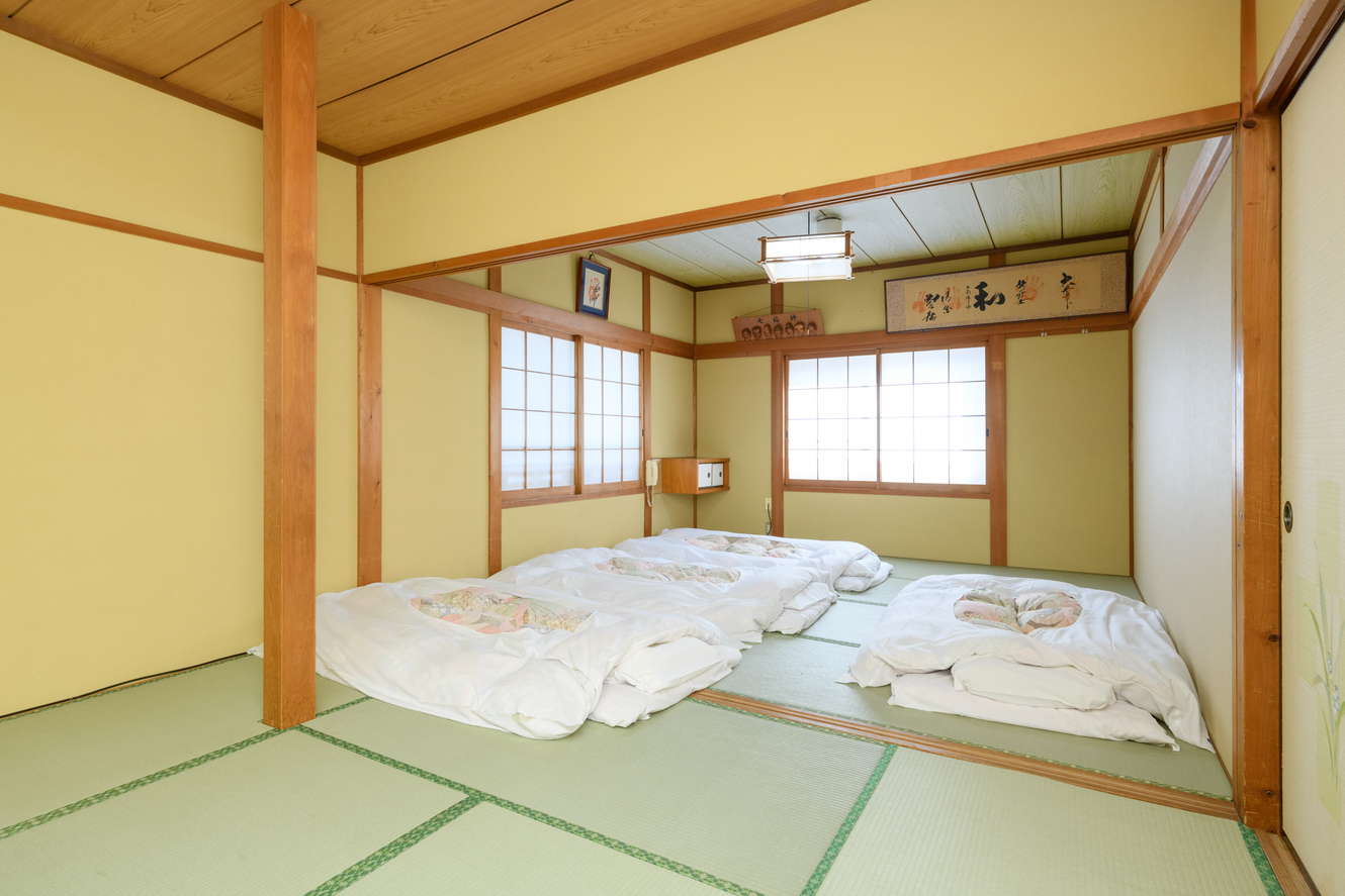 禁煙・和室八人部屋