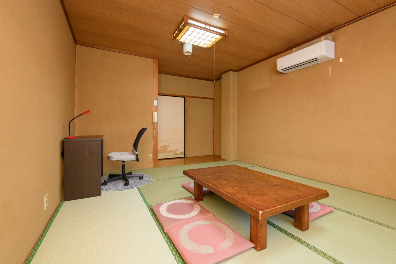 禁煙・和室五人部屋