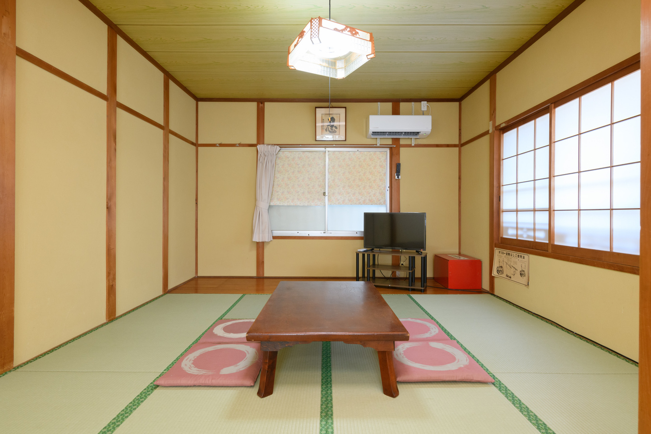 禁煙・和室八人部屋