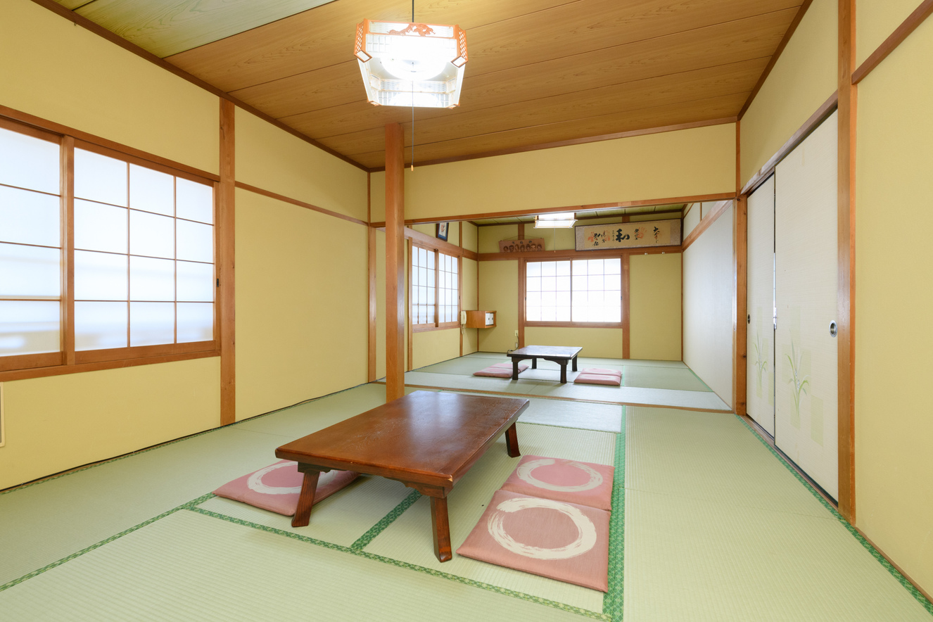 禁煙・和室八人部屋