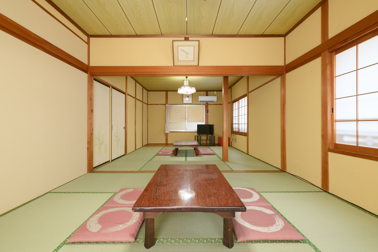 禁煙・和室八人部屋