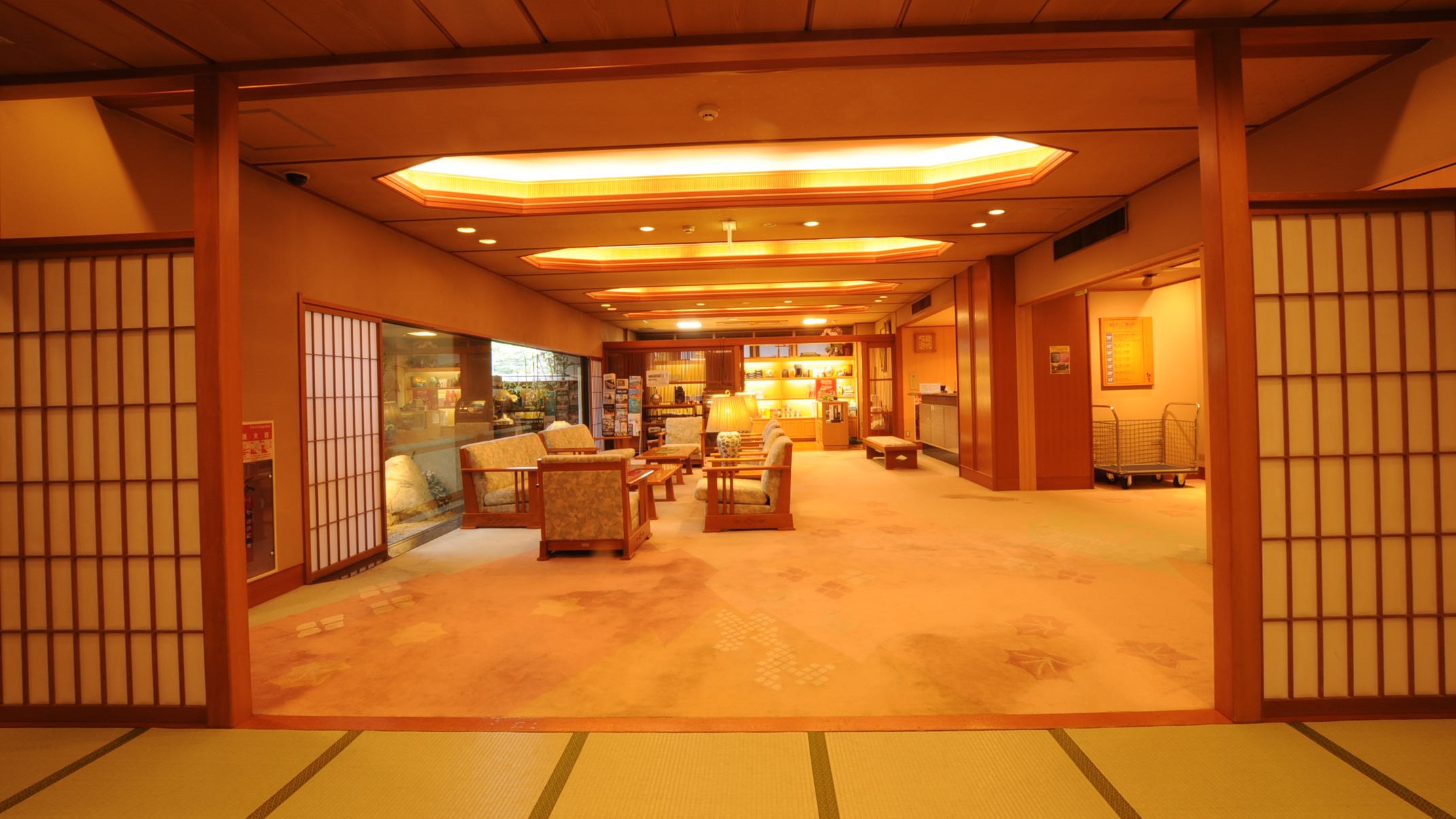 【素泊まり】広島中心部、便利な立地でしかも大浴場付。くつろぎの和風旅館