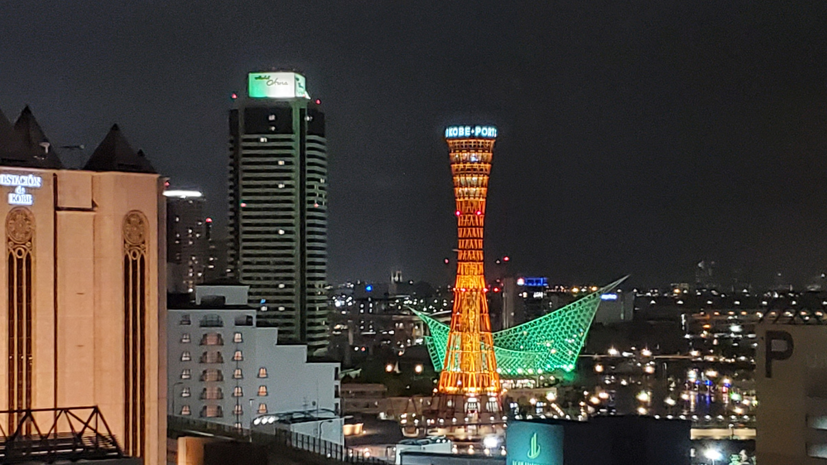 ポートタワー側客室からの夜景