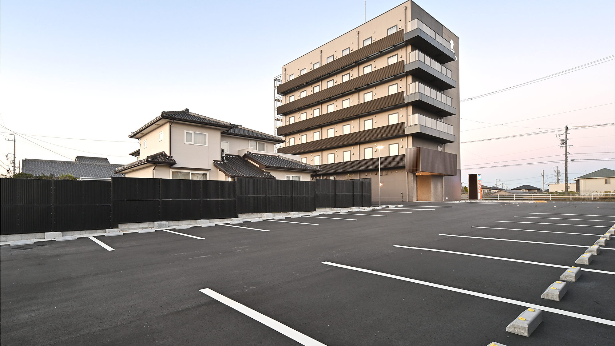 無料駐車場/35台（完全先着順）※ご予約は不可となります