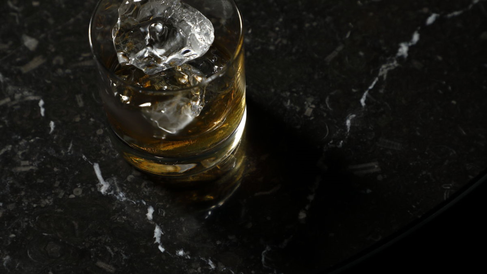 bar／ whisky