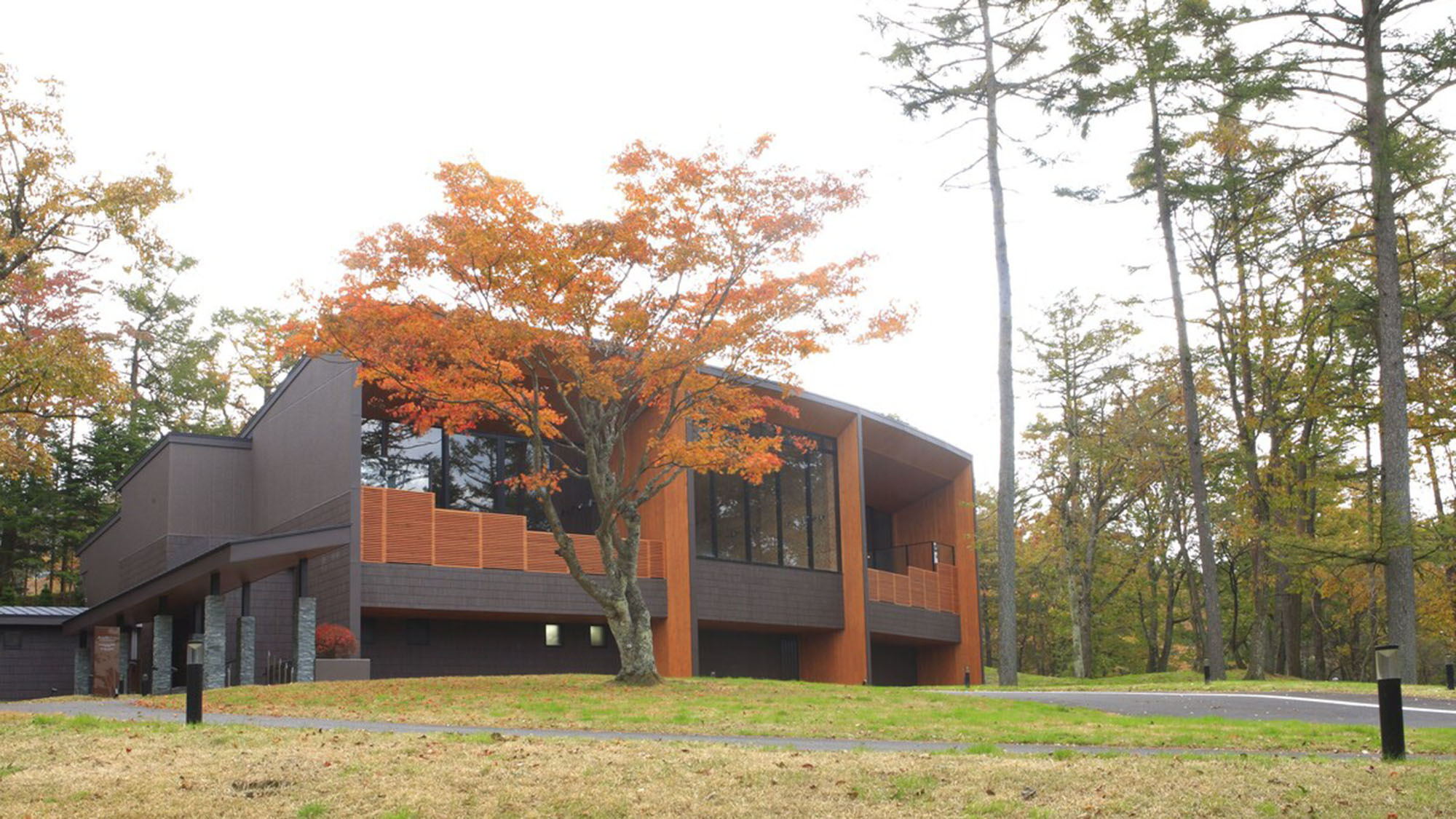 軽井沢プリンスホテル イースト 森のホットスプリング&スパ外観