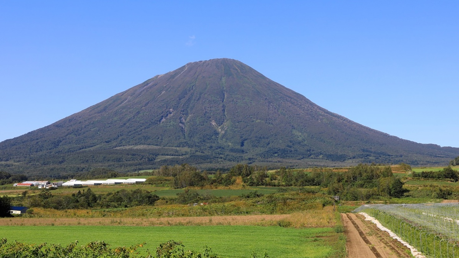 *羊蹄山/ホテルや一部の客室からも羊蹄山を眺めることができます。