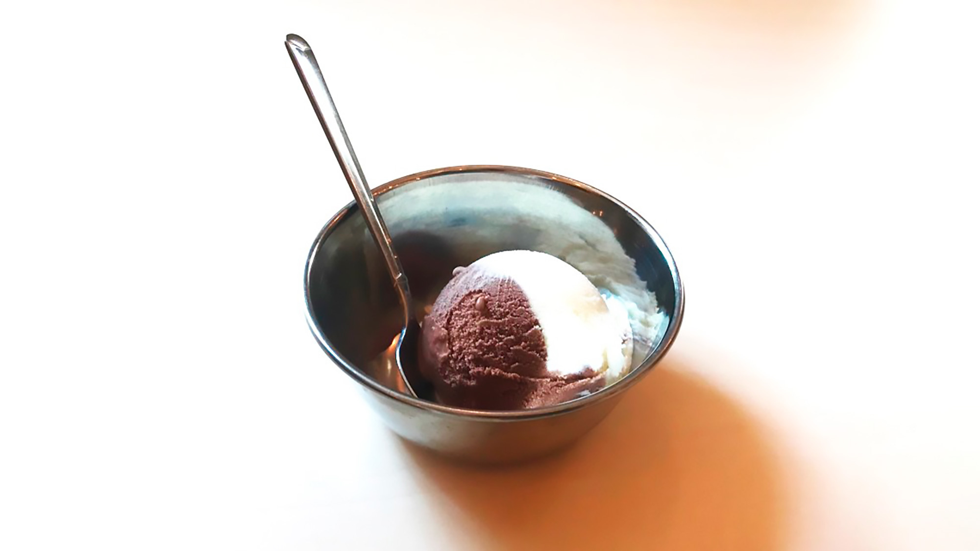 【朝食ハーフビュッフェ】食後にデザートをスタッフがお持ちします。