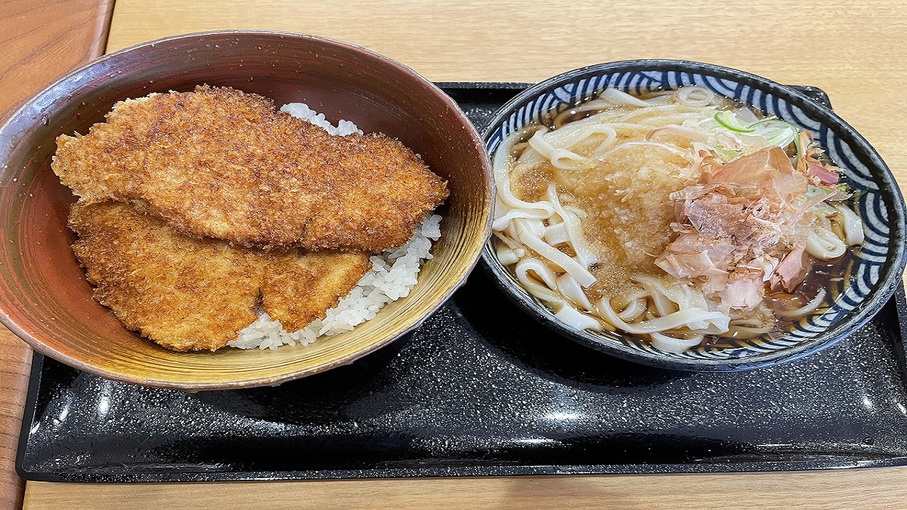 『ほたや』当館から徒歩約8分 地元の食材をふんだんに使ったメニューが揃っています！