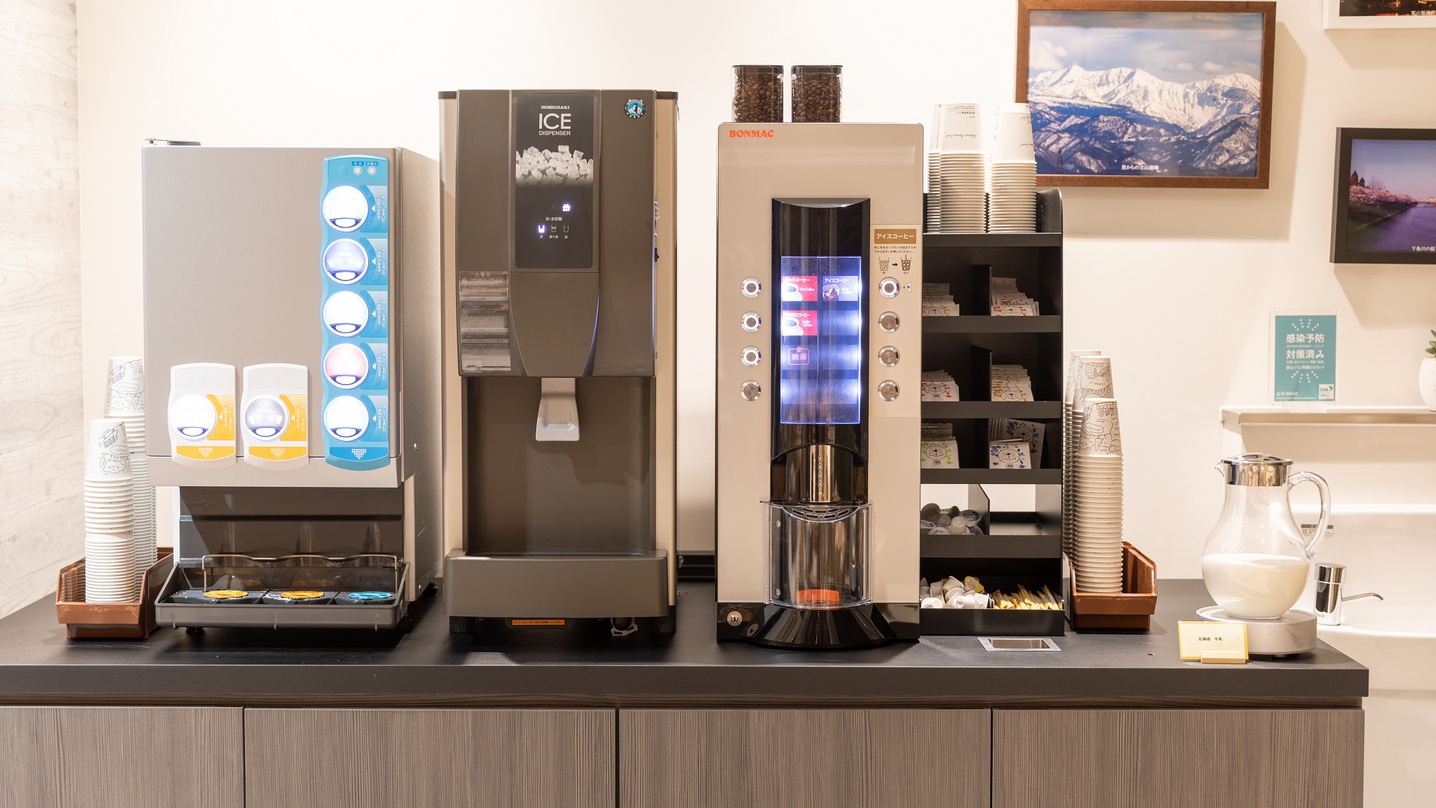 挽きたてコーヒーからジュースまで種類豊富なドリンクバー