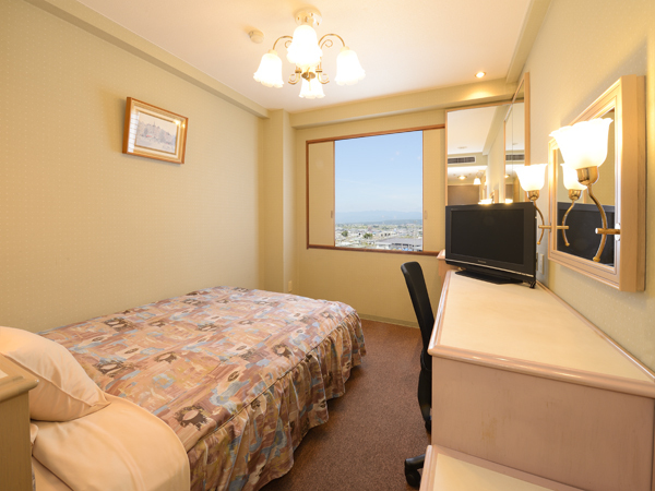 Ekimae Fuji Grand Hotel Ideally located in the Aizuwakamatsu area, Ekimae Fuji Grand Hotel promises a relaxing and wonderful visit. The property features a wide range of facilities to make your stay a pleasant experience. La