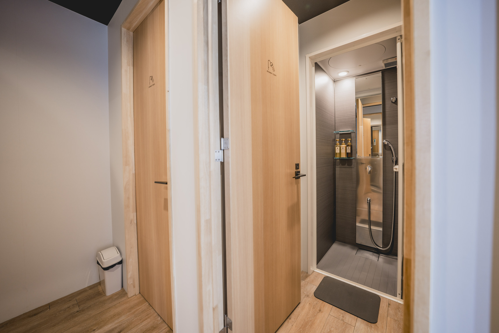 シャワールーム