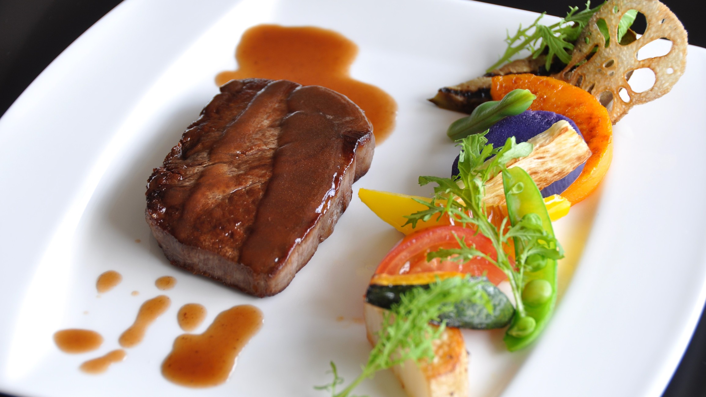 お肉料理の一例