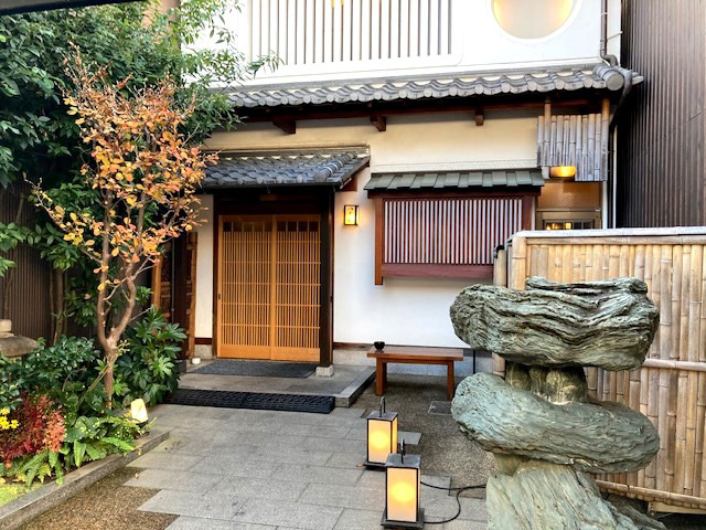 奈良の有名料亭「つる由」