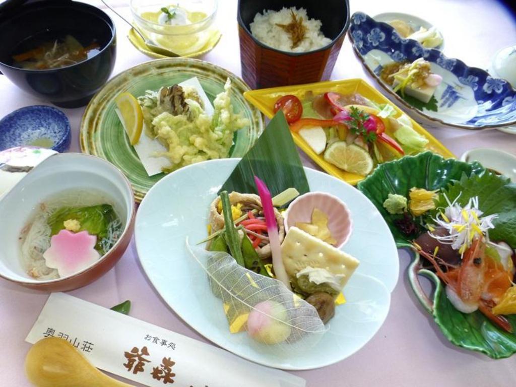 【月末セール】１１品以上の創作郷土料理で彩られた和洋御膳☆ライトプラン