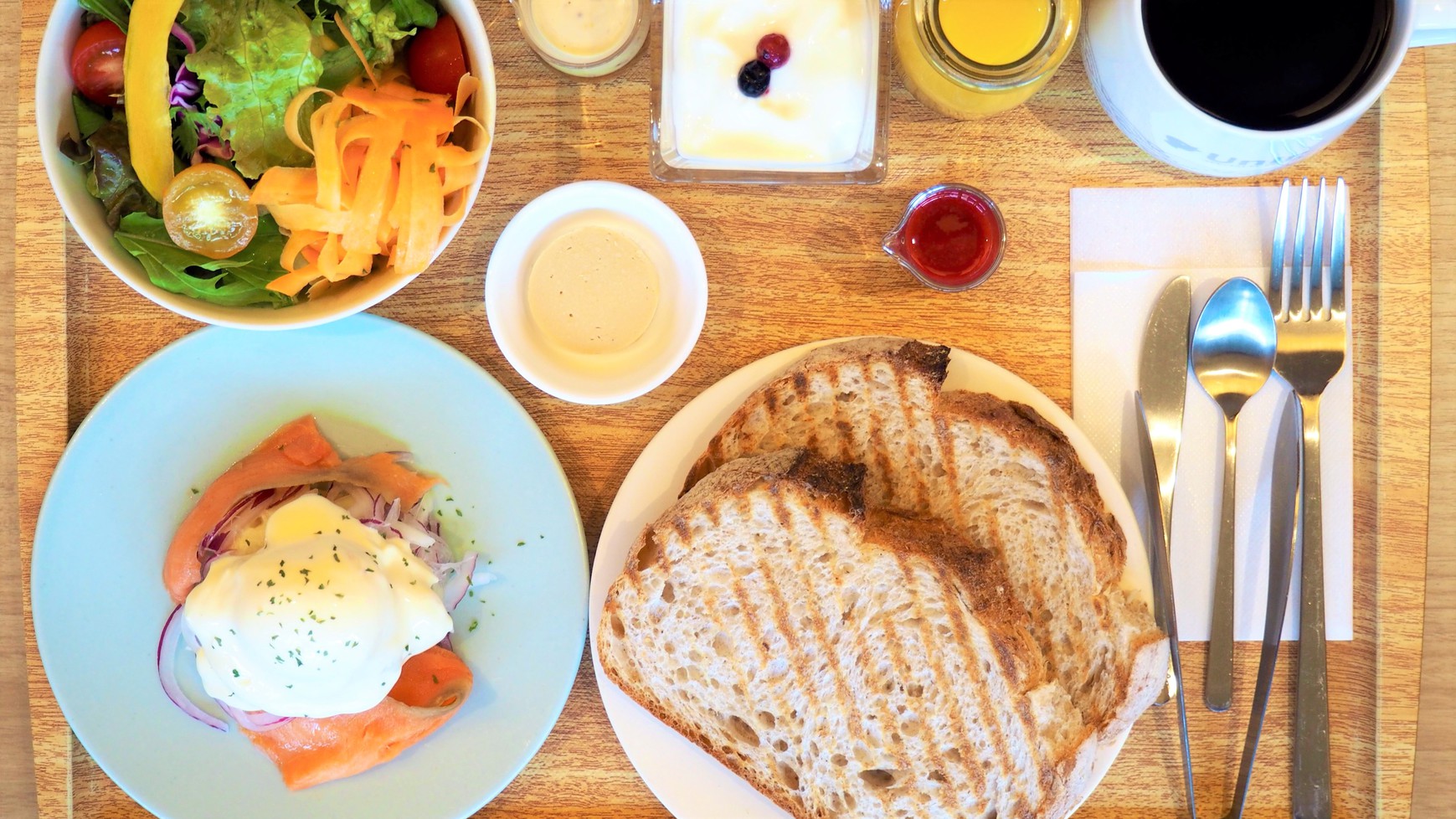 【朝食】サーモンとポテトのエッグベネディクト風セット※イメージ