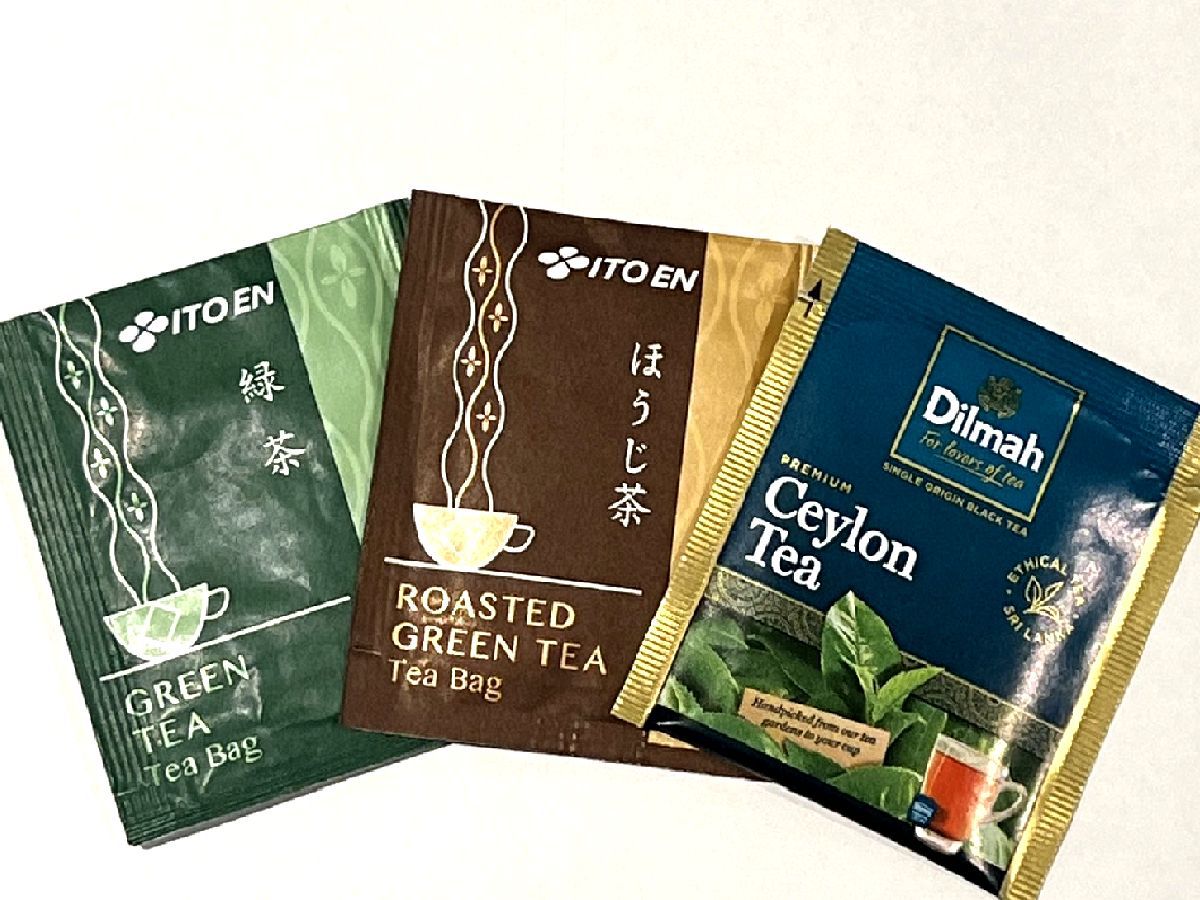 フロントにてご用意。お部屋で伊藤園のお茶ほうじ茶Dilmahのセイロンティ
