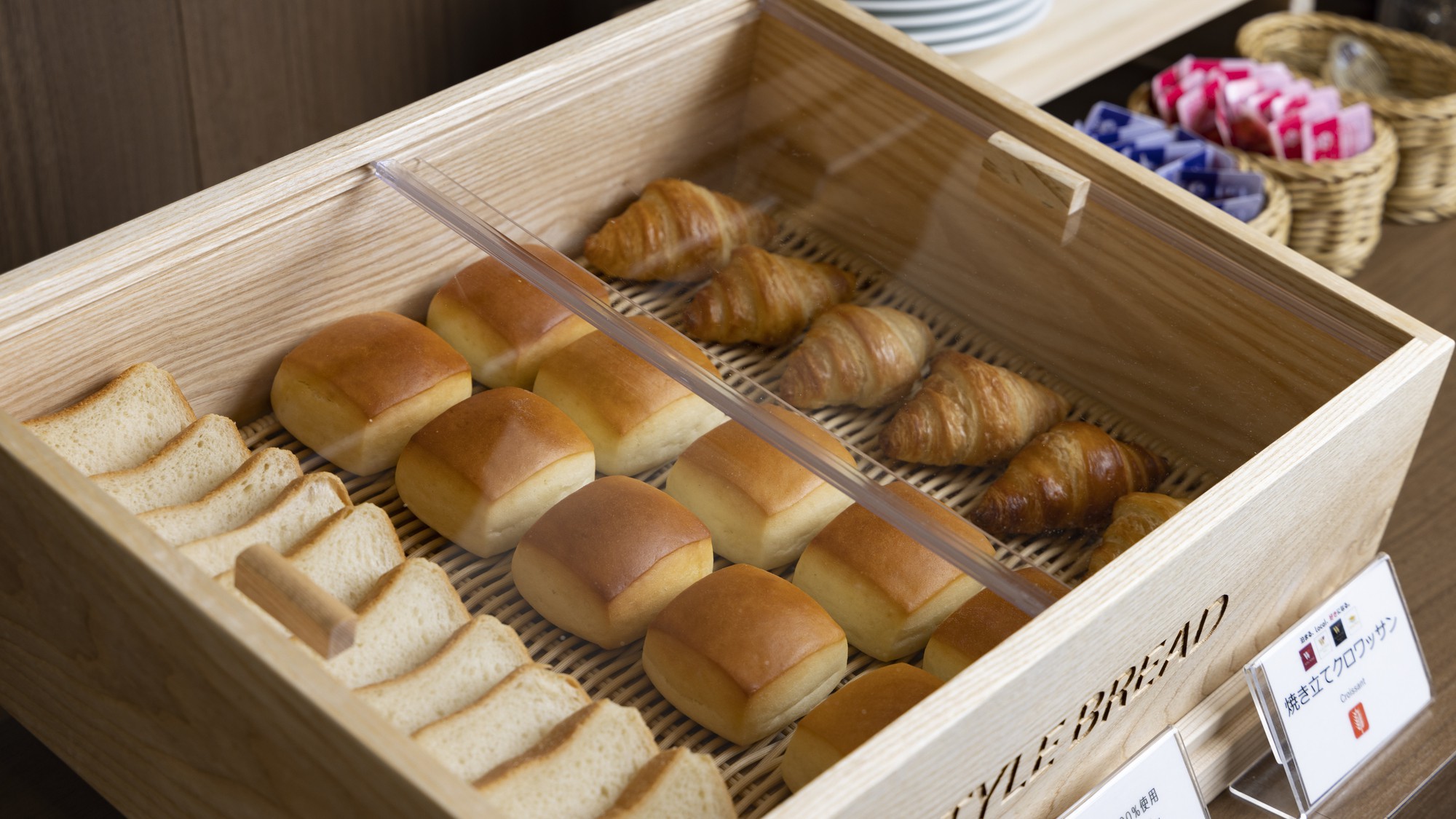 【朝食】パンコーナー