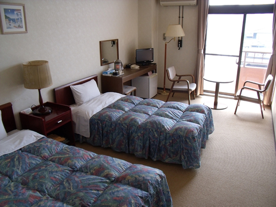 Paltopia Yamaguchi Paltopia Yamaguchi is perfectly located for both business and leisure guests in Yamaguchi. Both business travelers and tourists can enjoy the propertys facilities and services. Free Wi-Fi in all room