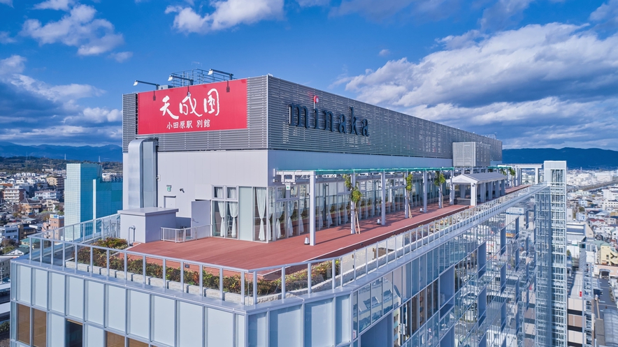 外観（ホテル客室は10F〜14F/フロントは4Fにございます）