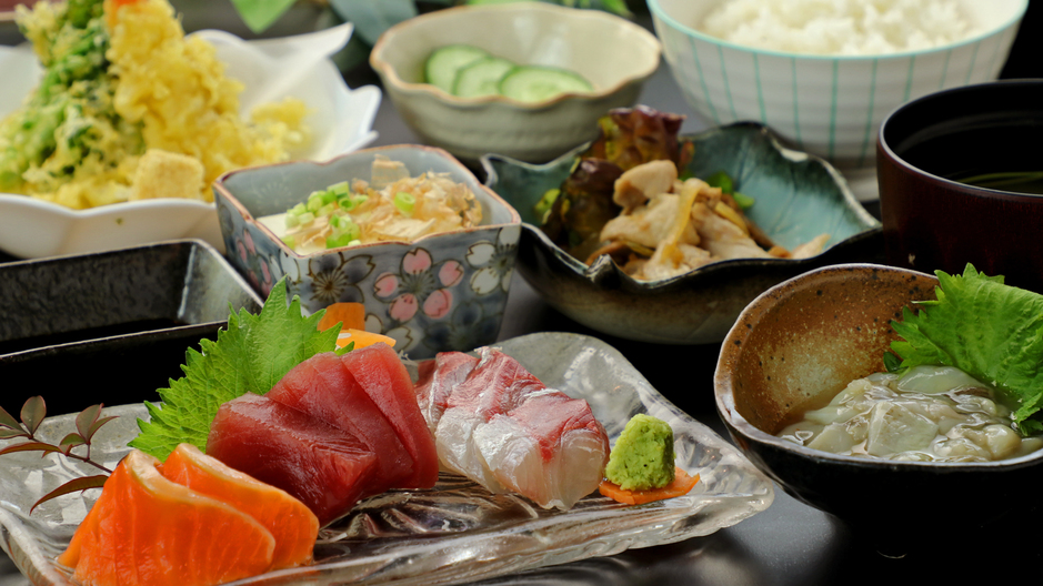 今夜はお酒とともに優雅な夕食をどうぞ♪