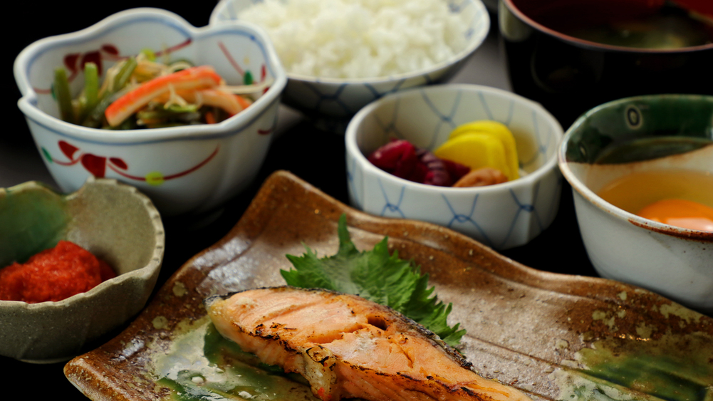 人気の和朝食※生卵は納豆への変更も出来ます