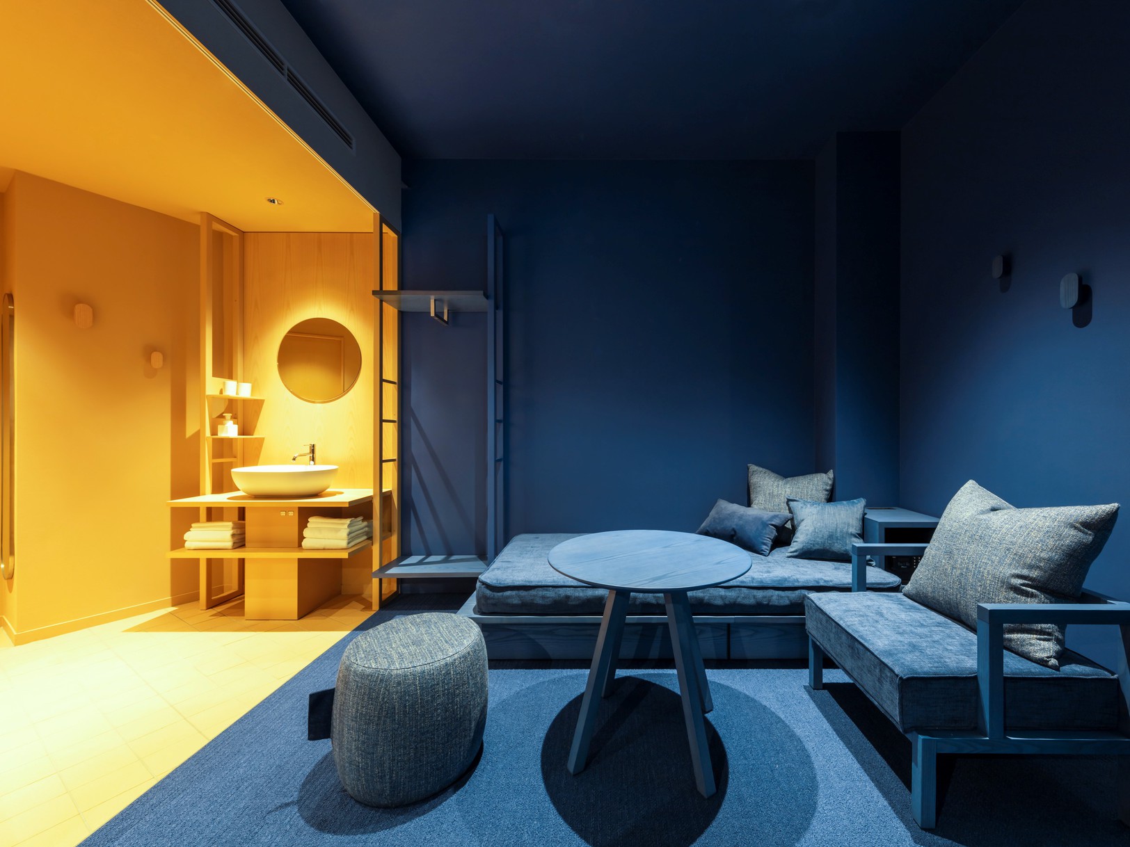 Premier Loft Room（ダークブルー）