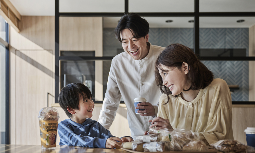 共用スペース：自由にお召し上がりいただけるフリーカフェ、電子レンジ、製氷機を備えております。