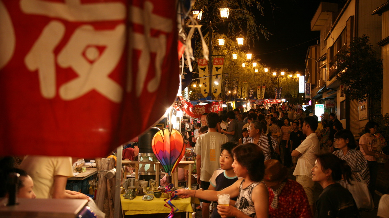 【いでゆ夜市】下呂温泉街にて毎年7月中旬〜8月下旬の土曜に開催。様々な催し物が楽しめます。