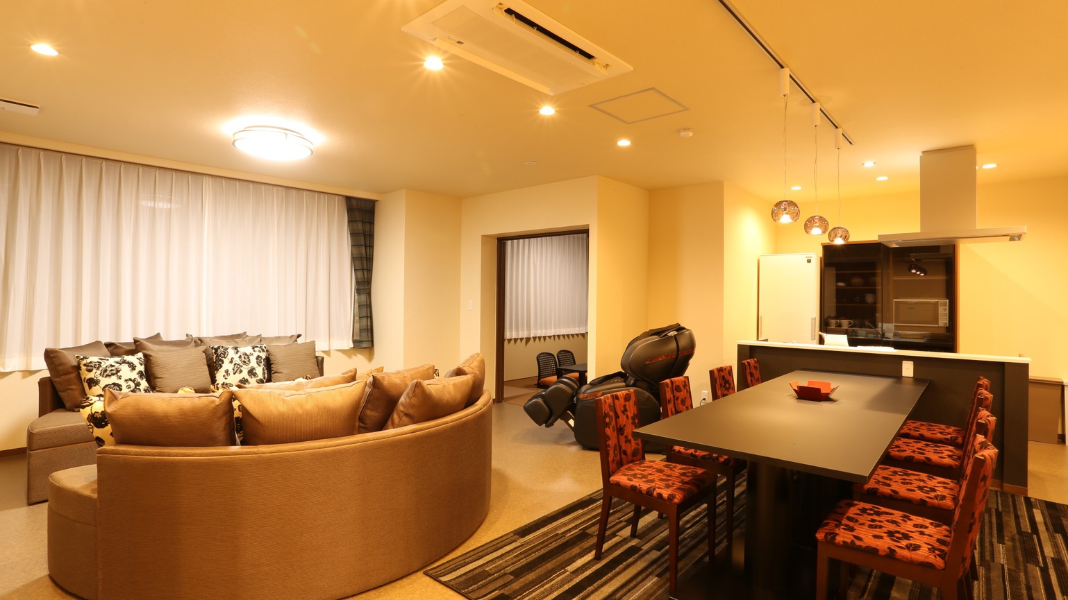 【グランドルーム一例】お部屋ごとにデザインは様々。雰囲気が変わります。