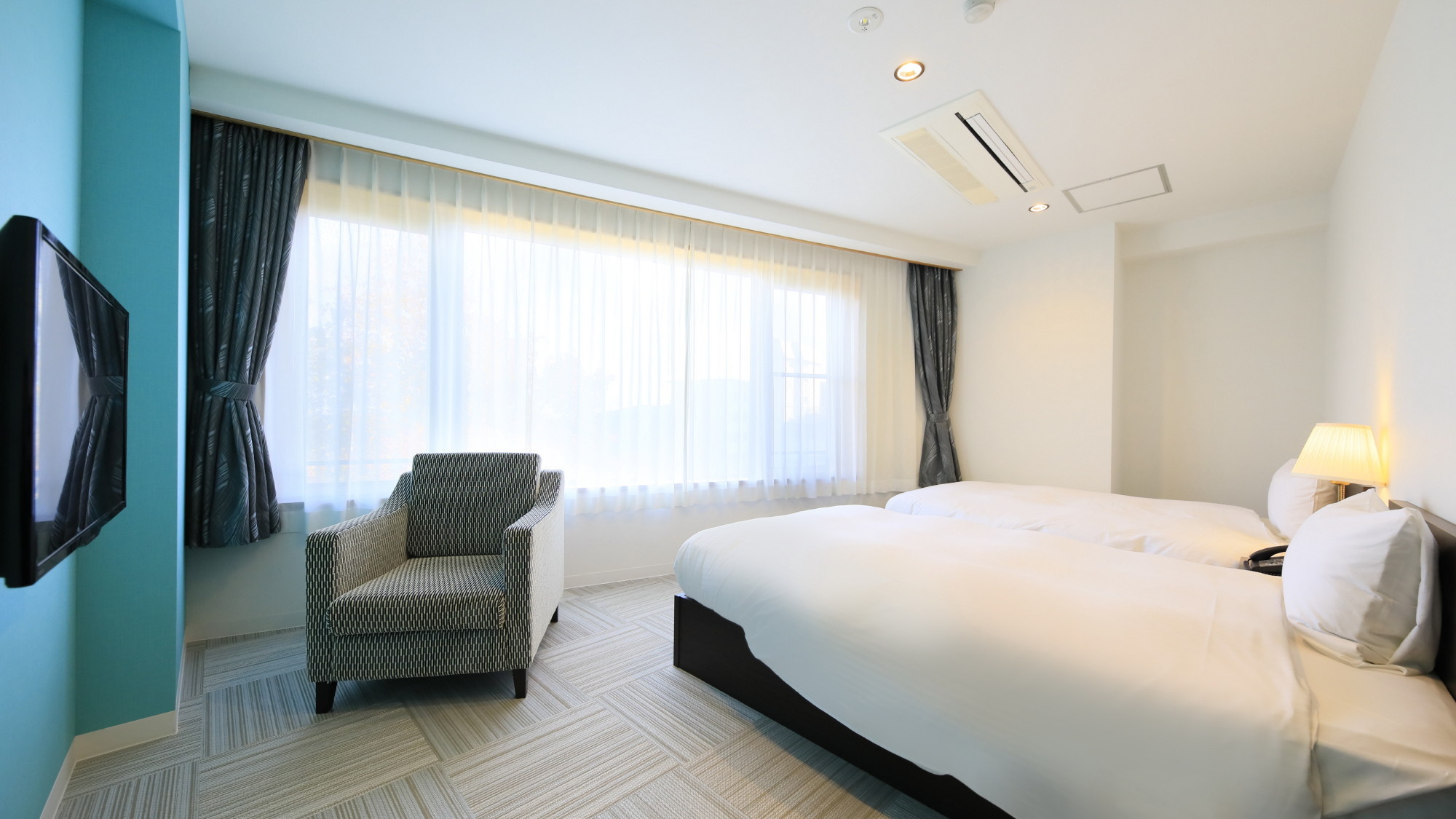 【デラックスルーム一例】お部屋ごとにデザインは様々。雰囲気が変わります。