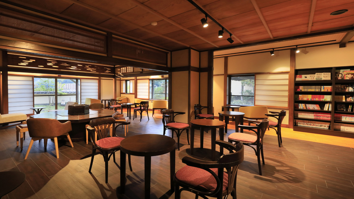 館内Cafe&Library「牡丹」