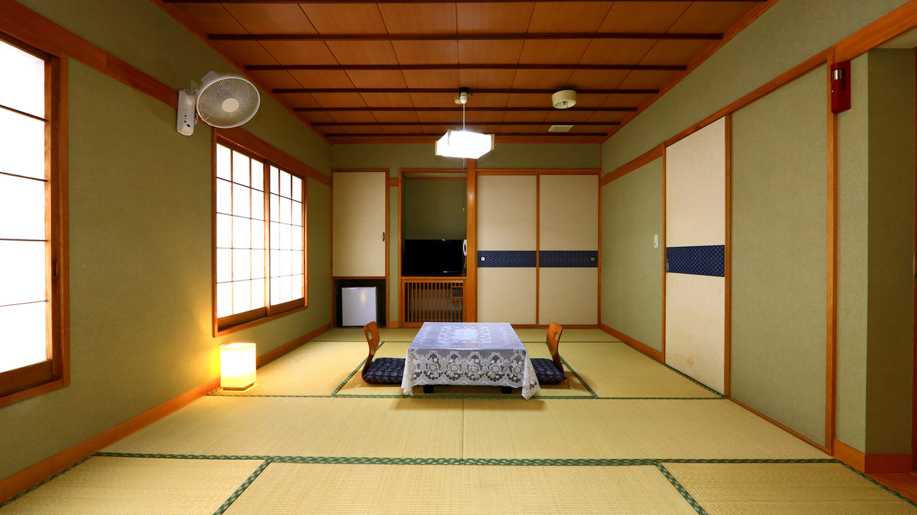 和室和室12〜14畳のお部屋です。