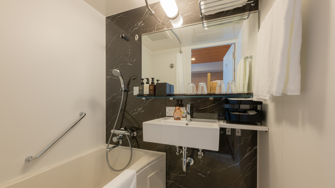 バスルーム清潔感のあるバストイレ別タイプ（バンクフォースルーム・和モダンルームのみ）