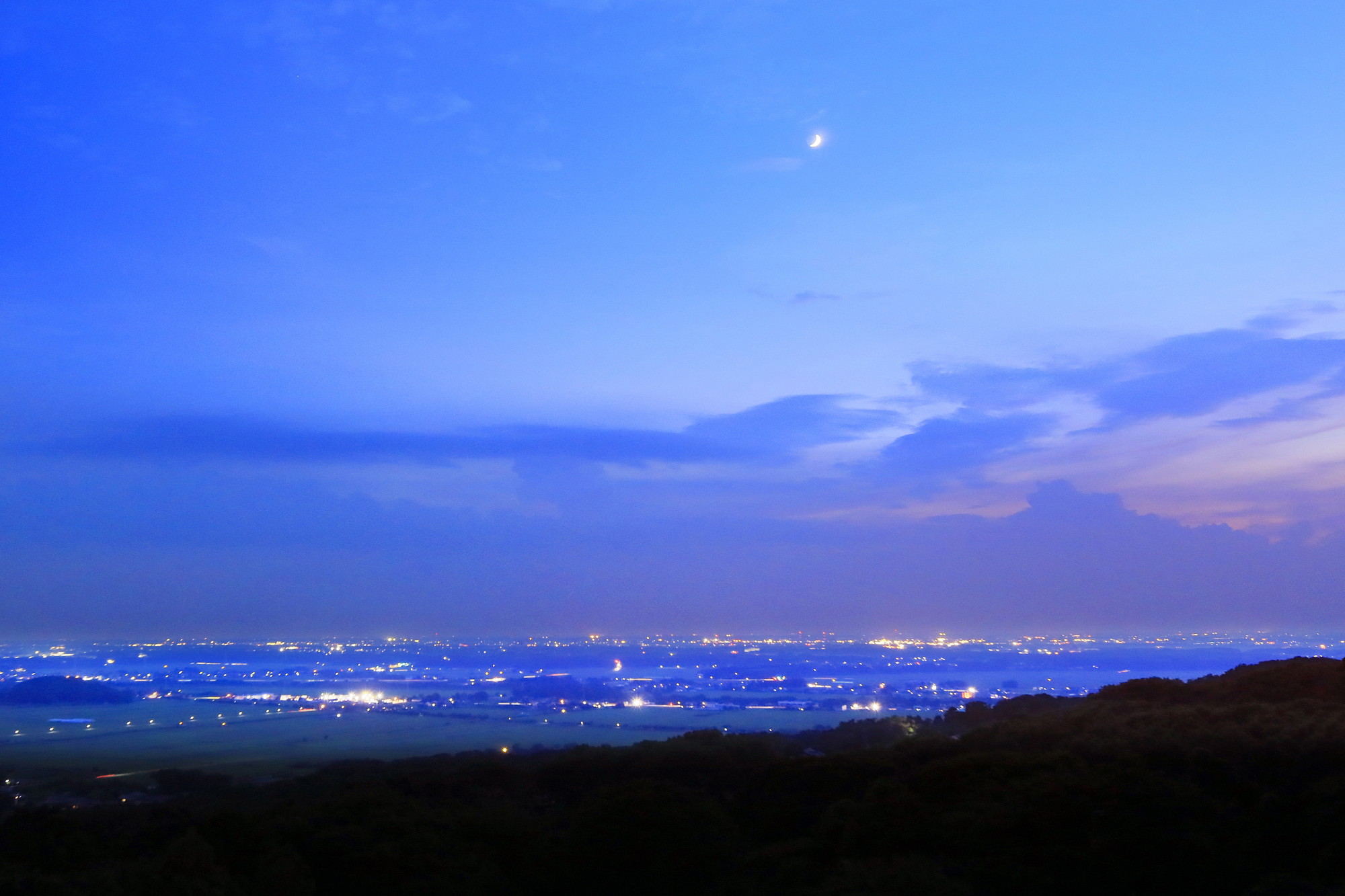 客室からの夕暮れの景色〜夏季〜