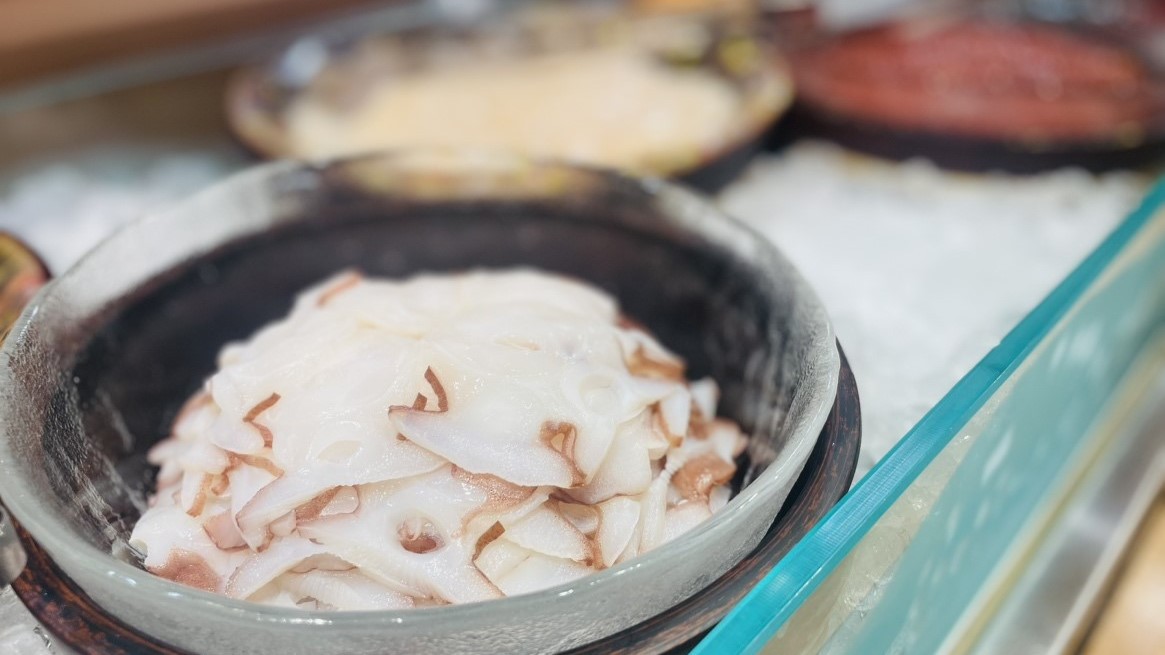 【朝食】ご当地『海鮮丼』（タコ）